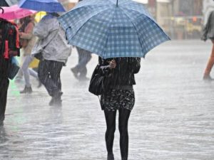 Meteo, maltempo nel weekend: al Centro-Sud piogge e temporali