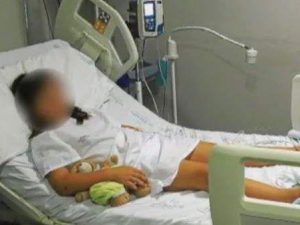 Picchiata a scuola da 12 bulli pi? grandi di lei: bimba di 8 anni in ospedale