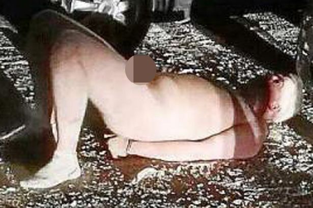 Ibiza, assume la nuova droga Flakka e impazzisce Nudo e ... - Fanpage