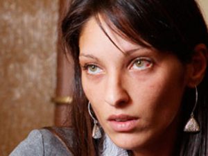 Bimbo seviziato e ucciso dopo serata a base di cocaina, la madre ai servizi sociali