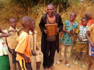 Bimbi del Congo donano 238 euro ai ragazzi terremotati del Centro Italia