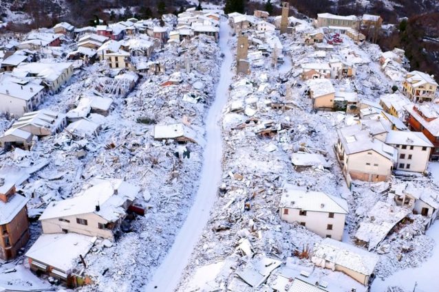 Una donna incinta salvata dall'esercito ad Amatrice