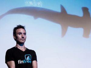 Morto a 37 anni il regista - sub Rob Stewart: girava un documentario sugli squali