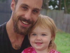 Picchia la figlia a morte, poi esce di casa per andare a bere un caff? e fumare