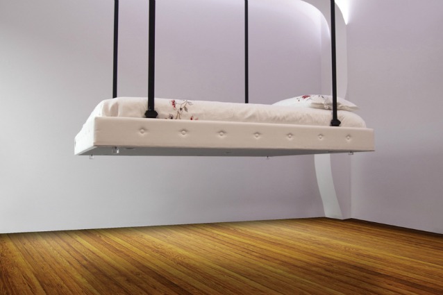 Soluzioni salva spazio: è made in italy il primo letto al mondo che ... Tv scomparsa soffitto