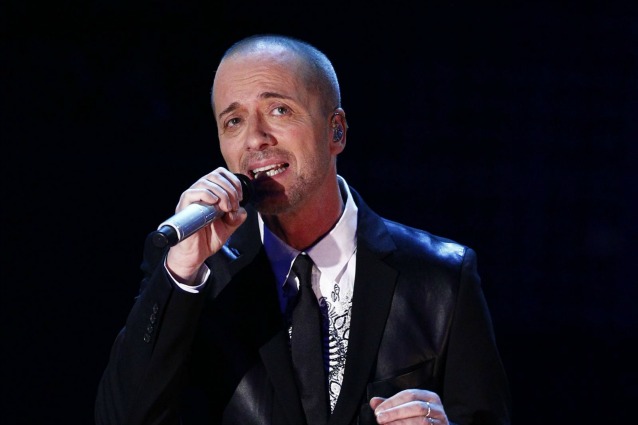 Raf fuori da Sanremo 2015, la solidarietà dei colleghi: 