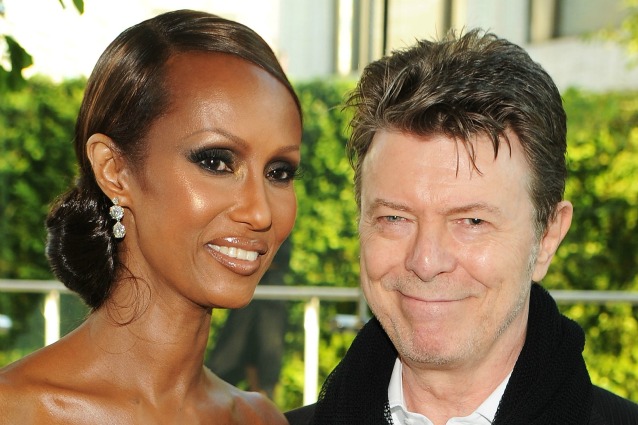Le ceneri di David Bowie sparse a Bali alla moglie e ai figli un'eredità da 100 milioni