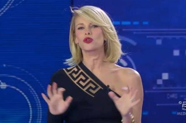 seno-marcuzzi-isola-abito
