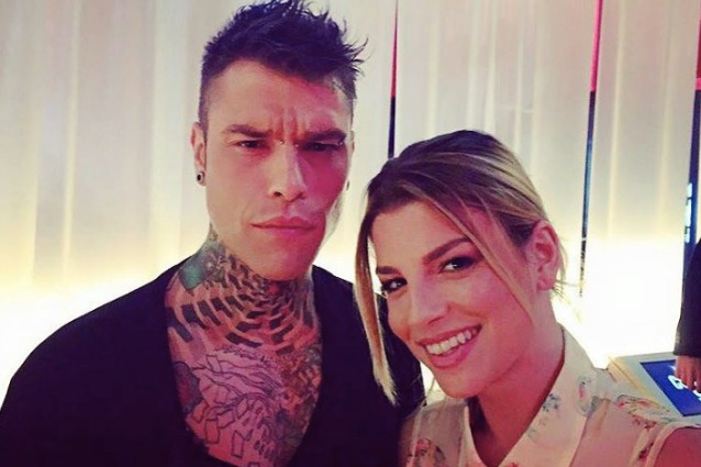 Fedez e le 'avances' a Emma Marrone via Twitter: la risposta ? un 'due di picche'