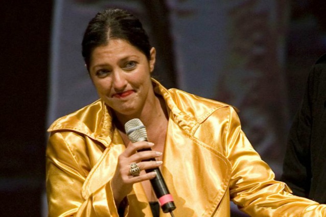 Esplode petardo nell'auto di Stefania Petyx di Striscia la Notizia: 