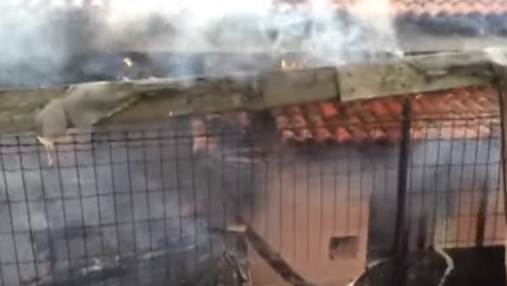 La villa in fiamme
