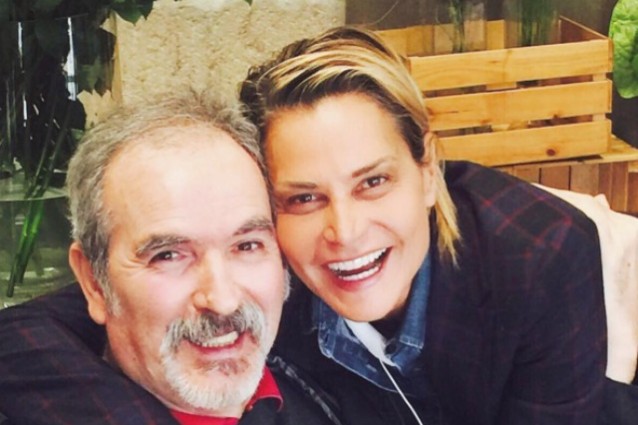 Simona Ventura con un sorridente Lamberto Sposini: 