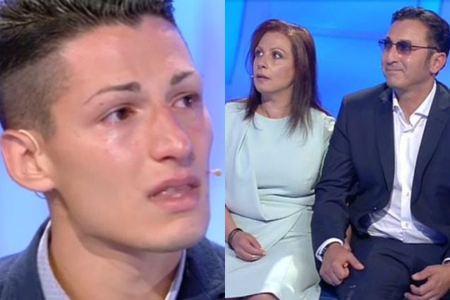 Cristian in lacrime cerca la madre che l'ha abbandonato, lei: 