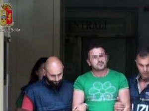 Stupro a Roma, fermato il presunto violentatore della ragazza di 15 anni: è un militare