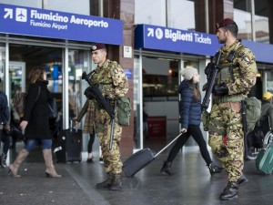Attentato a Nizza, allerta a Roma per obiettivi sensibili. Raggi: 