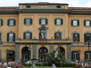 Violenza sessuale al San Camillo: 44enne nel letto di una paziente operata