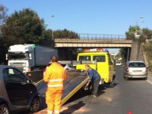 Incidente sulla Pontina all'altezza di Pomezia, traffico bloccato