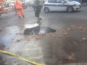 Si apre una voragine all'Appio-Latino: rotta una conduttura dell'acqua