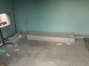 Prostituzione, su via Ardeatina spunta il cartello con il prezzario dei servizi sessuali