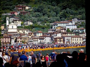 Ressa per visitare la passerella di Christo: tremila persone bloccate in stazione