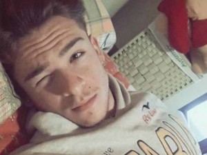 Incidente in scooter, muore il 16enne Luigi De Rosa. Su Fb l'ultimo post per Simoncelli