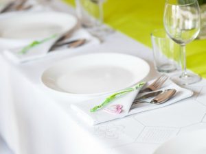 Trecase, il banchetto di nozze finisce in ospedale: sposi e invitati intossicati dal cibo