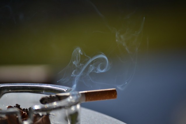 Il fumo smesso dello stomaco quello che gli esercizi coltivano