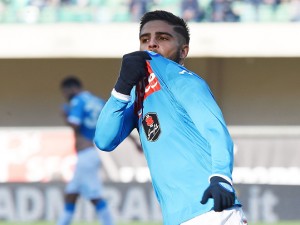 Minacciato con una pistola e rapinato: la brutta serata di Insigne a Napoli