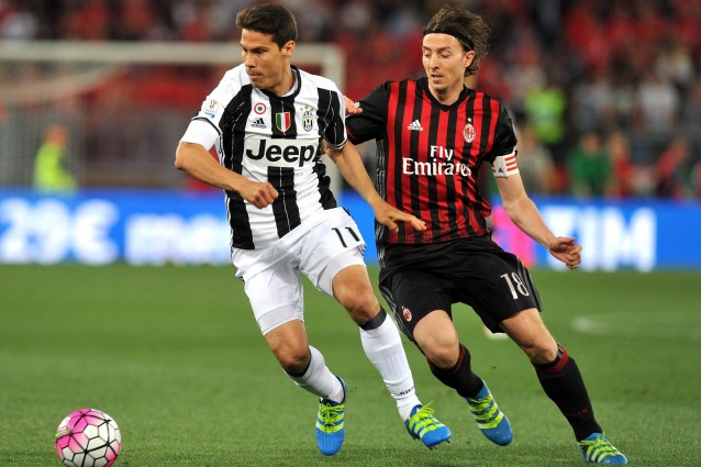 Hernanes e Montolivo presi di mira da Nina Moric