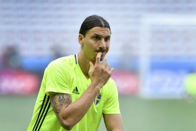 CLAMOROSO | Ibrahimovic aspetta il Milan: offerta monstre per lo svedese CLAMOROSO | Ibrahimovic aspetta il Milan: offerta monstre per lo svedese