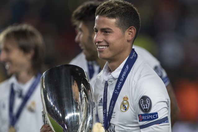 James Rodriguez festeggia la vittoria della Supercoppa Europea da parte del Real Madrid sul Siviglia