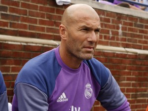 Real Madrid, raddoppiato il contratto di Zidane: 5,5 milioni a ...