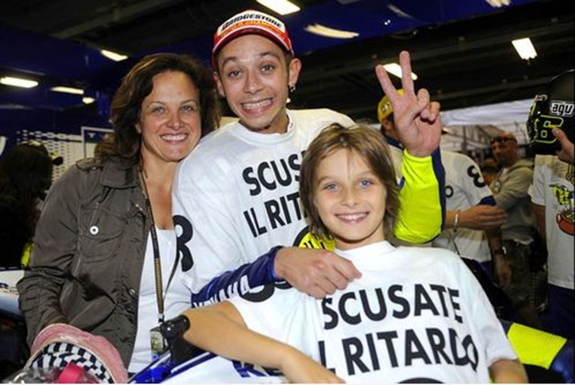 Luca a 11 anni e mamma Stefania festeggiano Valentino per il titolo 2008