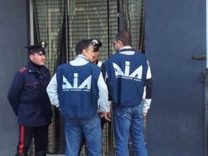 Per una vera lotta alle mafie occorre finanziare le forze dell'ordine, proteggere i testimoni e sostenere le collaborazioni