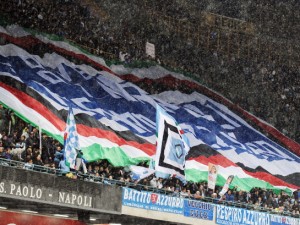 Napoli calcio news: i gadget azzurri spopolano in città