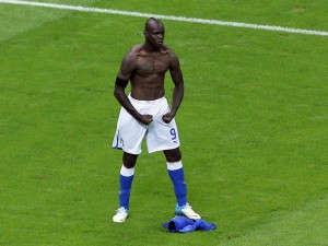 Balotelli-esulta-300x225.jpg