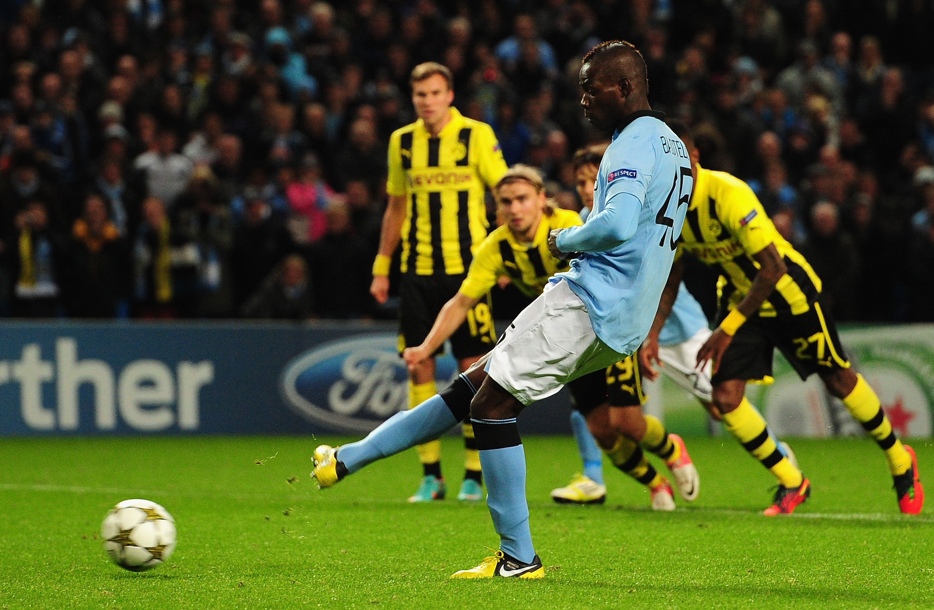 Manchester City Borussia Dortmund 1 1 Balotelli Salva Mancini VIDEO 