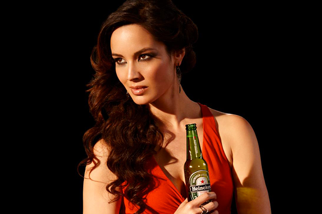 James Bond e Heineken insieme per la prima volta chiamati a sconfiggere i cattivi con l'aiuto della bellissima Bérénice Marlohe in un'esperienza di gioco interattiva, Skyfall: Crack the case.