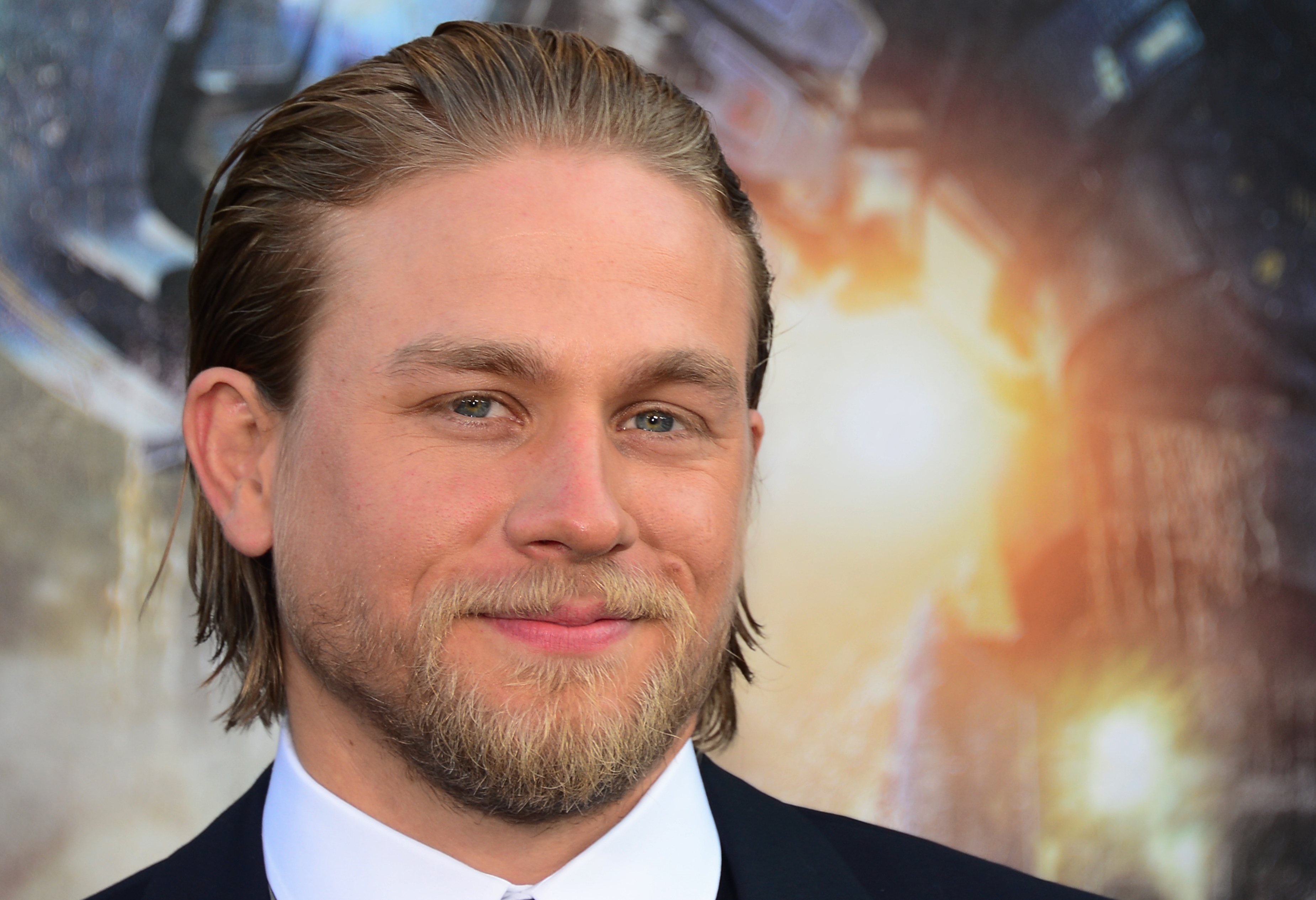 Charlie Hunnam sarà Christian Grey nel film 50 sfumature di grigio Charlie Hunnam sarà Christian Grey nel film 50 sfumature di grigio