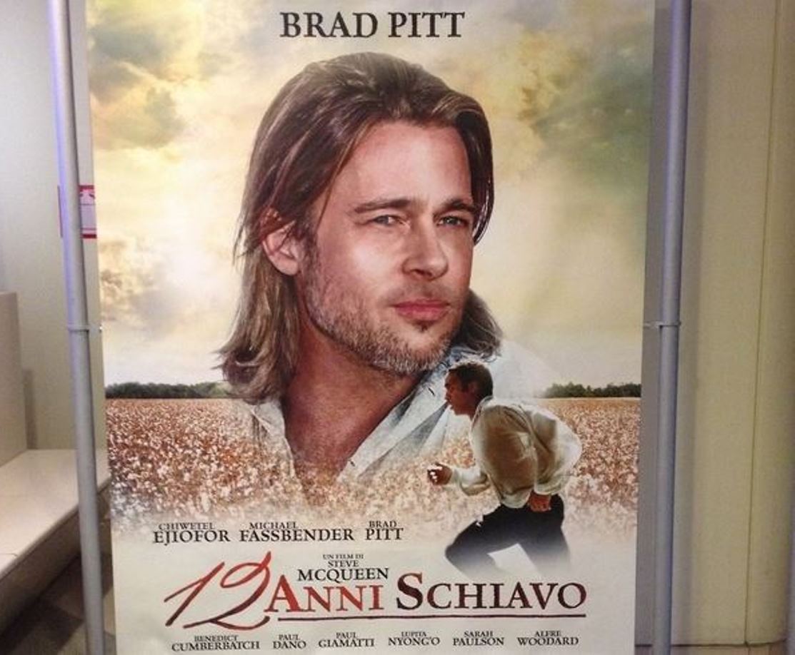 Polemiche a sfondo razzista per i manifesti italiani di "12 anni schiavo", con la produzione che mette in primo piano gli attori bianchi a scapito del vero protagonista, Chiwetel Ejiofor.