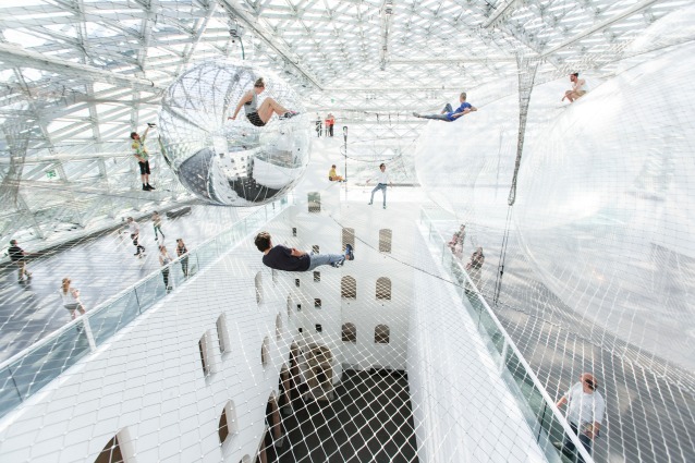 In Orbit con Tomàs Saraceno per future città sospese (VIDEO)