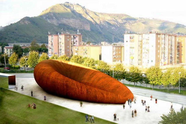 Stazione di Monte Sant'Angelo ferma: Anish Kapoor rivuole le sue opere