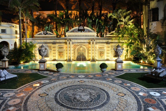 Miami, la villa di Versace riapre come hotel di lusso
