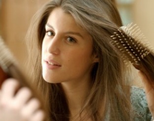 occorrente per spazzolare i capelli