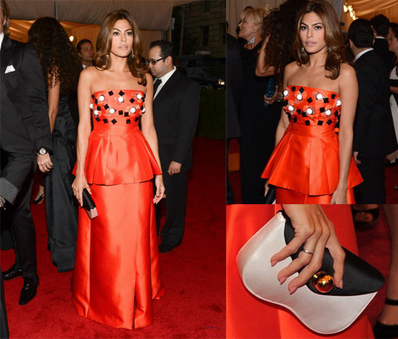Eva-Mendes-in-prada-al-met-ball-2012