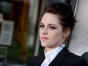 Il look di Kristen Stewart alla prima di biancaneve