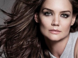 La rinascita di Katie Holmes, testimonial per Alterna