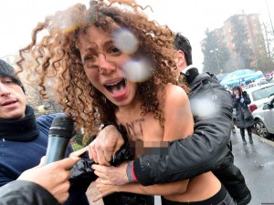 Femen contro la politica
