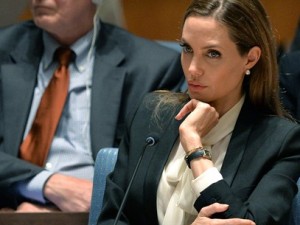 Angelina Jolie "striglia" l'Onu: combatta gli stupri in guerra (VIDEO)