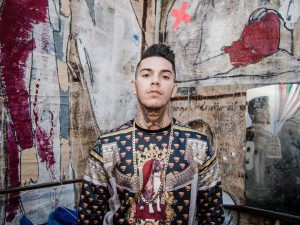 Emis Killa al Pitti: il rapper presenta la sua collezione di moda (FOTO)